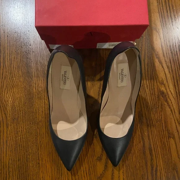 VALENTINO 2012 ROCKSTUD LEATHER PUMP - Picture 4 of 9